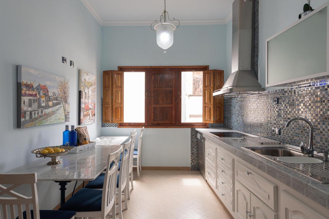 Homeforguest New Duplex With Rooftop Next To Arucas Cathedral Exterior foto
